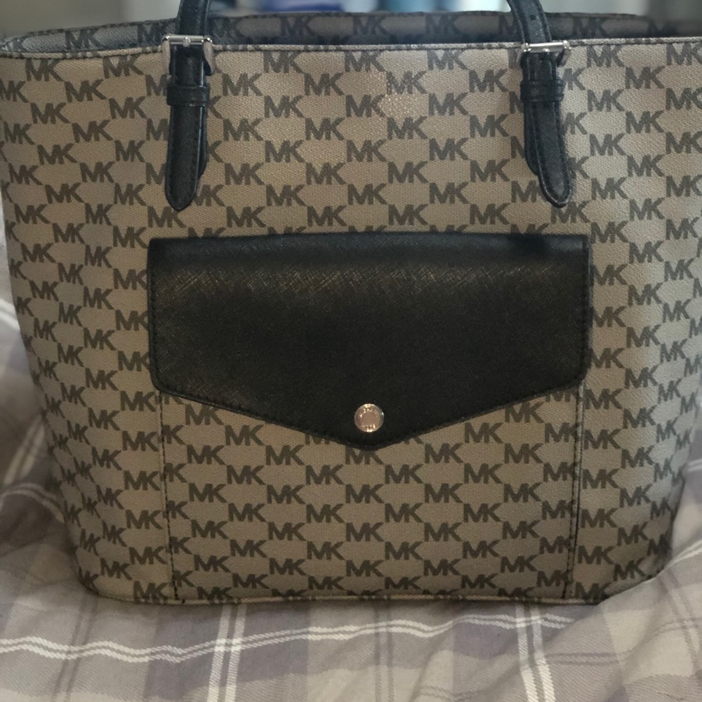 Michael Kors tote